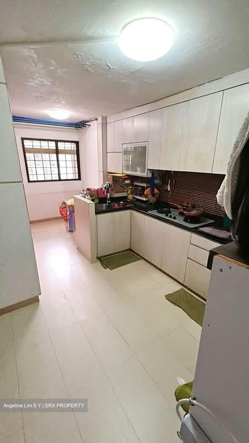 Blk 242 Gombak View (Bukit Batok), HDB 3 Rooms #587514521